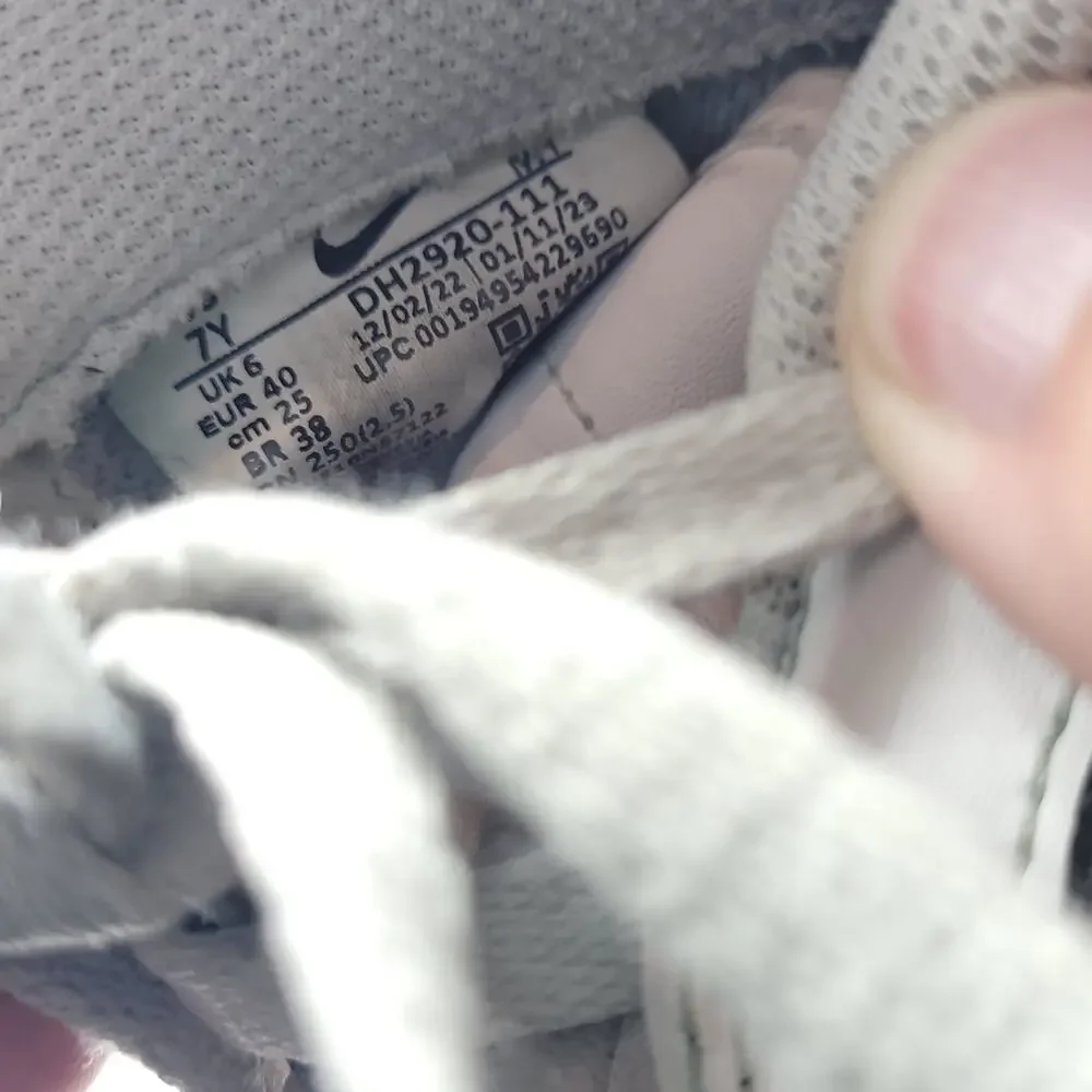 Nike free usps